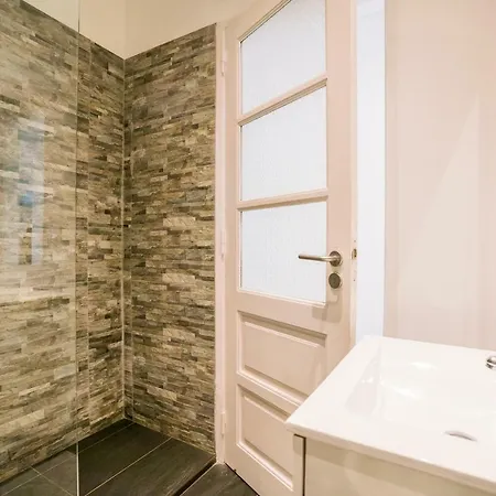 Shortstayflat - New & Spacious Iii Apartment *